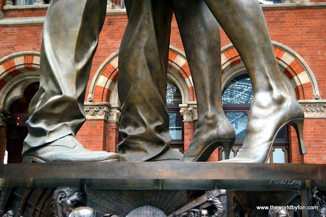 St Pancras Station - Estátua despedida do casal St Pancras Station - Estátua despedida do casal