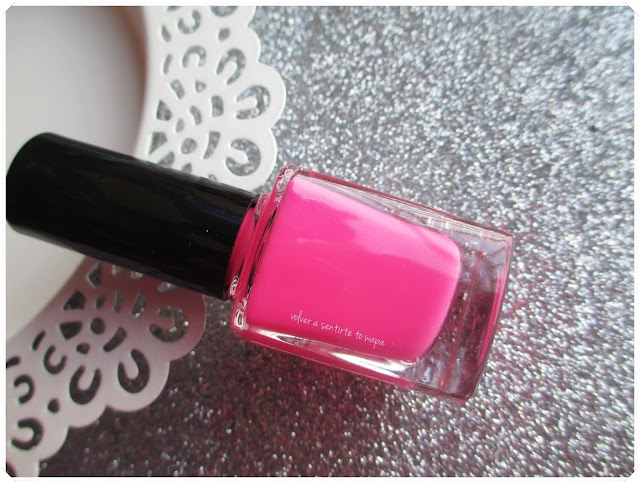Perfect Beauty by Juliette Crowe {pintauñas - review & swatches} 