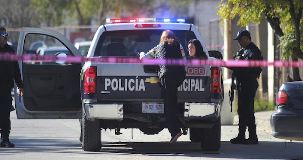 Comando armado ataca a jóvenes voluntarios que trasladaban ayuda a Oaxaca Comando armado ataca a jóvenes voluntarios que trasladaban ayuda a Oaxaca