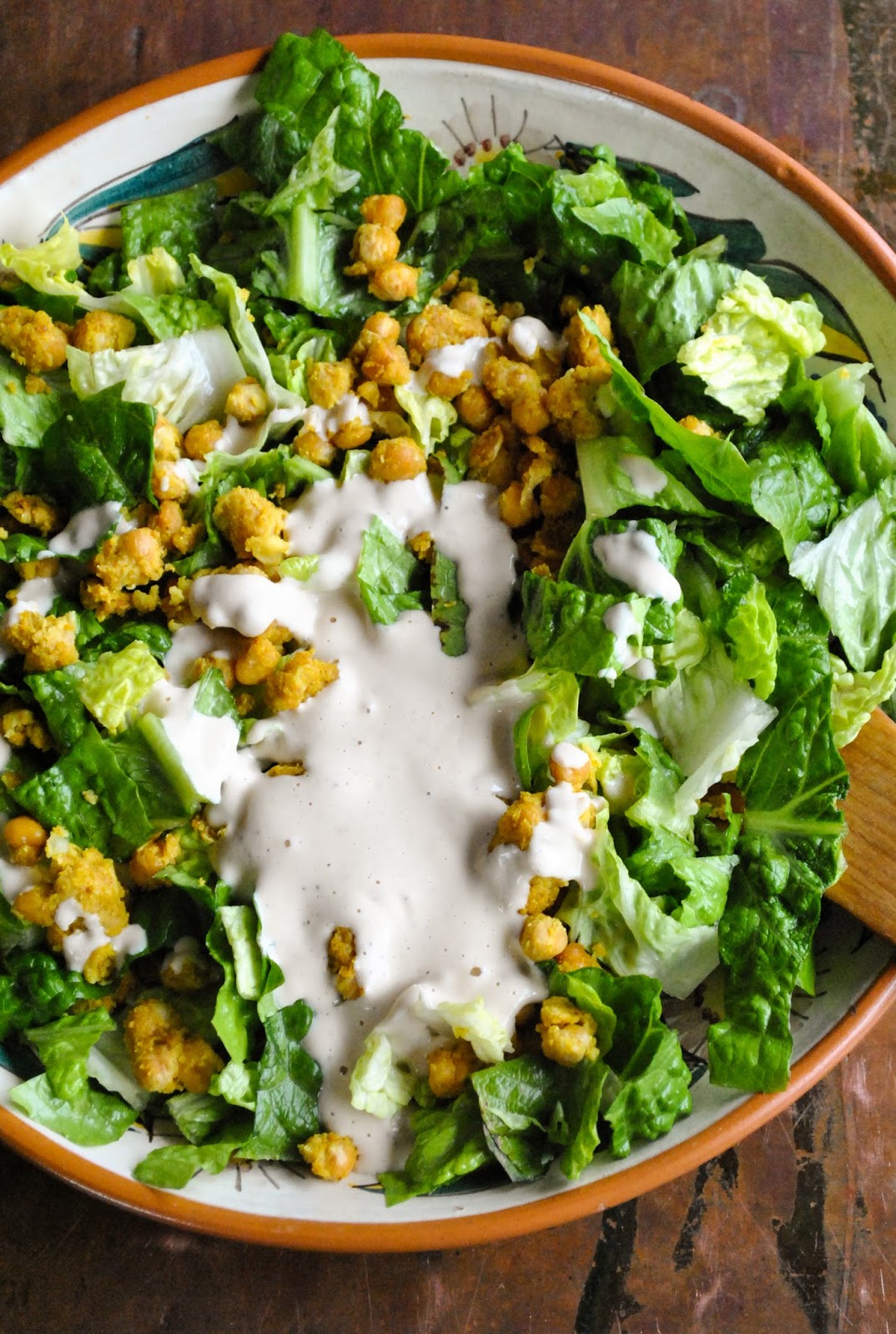 Creamy and tangy vegan Caesar salad (GF) VeganSandra