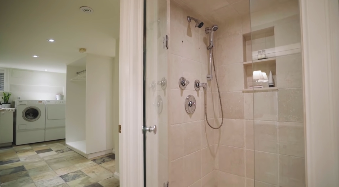 26 Interior Design Photos vs. 44 Old Bridle Path, Toronto Luxury Home Tour