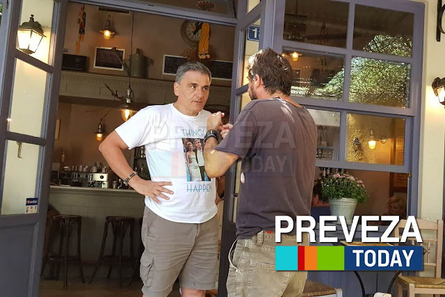 Πρέβεζα: Το T -Shirt Του Τσακαλώτου Που Τράβηξε Τα Βλέμματα Στο «Σαϊτάν Παζάρ»