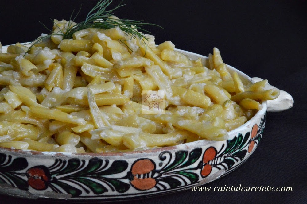 http://www.caietulcuretete.com/2014/07/fasole-pastai-cu-usturoi.html
