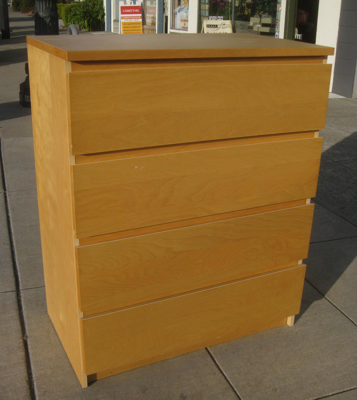 UHURU FURNITURE & COLLECTIBLES SOLD Chest of Drawers 60