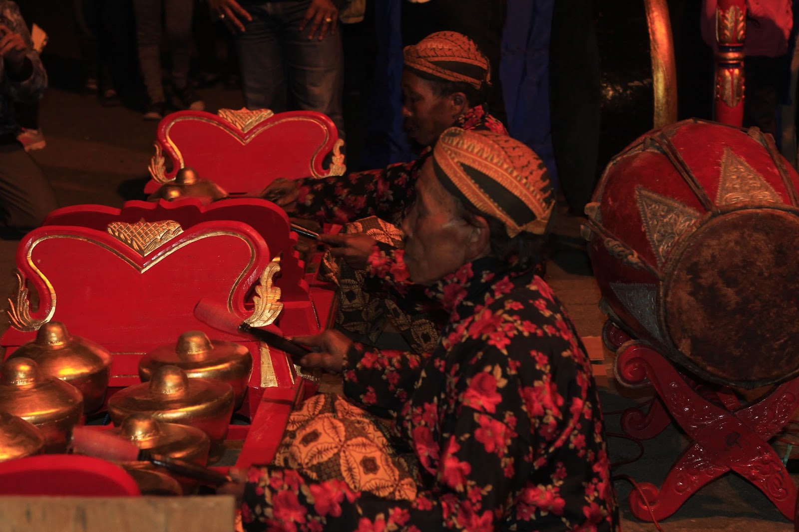 Turissendaljepit.Com: Harmonisasi Kesenian Tari Topeng Lengger