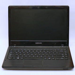 Laptop Second Samsung NP355E4X Di Malang