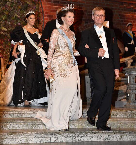 Queen Silvia in Elie Saab. Crown Princess Victoria in Camilla Thulin. wearing Angel Sanchez in pink. Princess Sofia diamond tiara