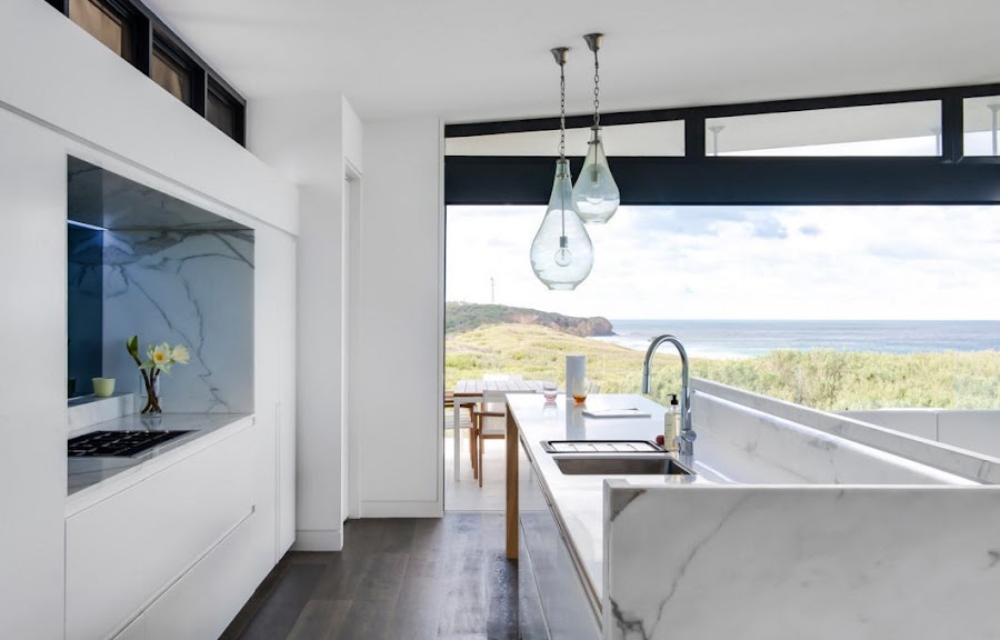 cocina-blanca-con-marmol-calacatta-minosa-design