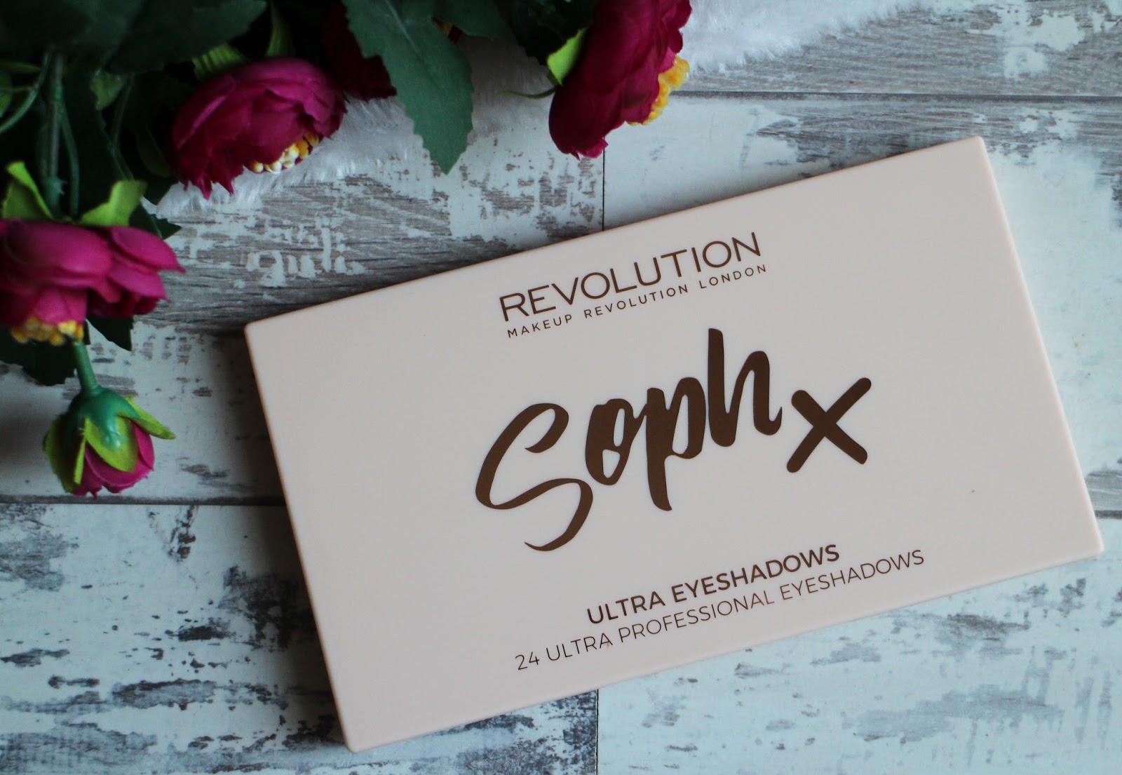 Make Up Revolution Soph X Ultra Eyeshadows Palette Make Up Revolution Soph X Ultra Eyeshadows Palette