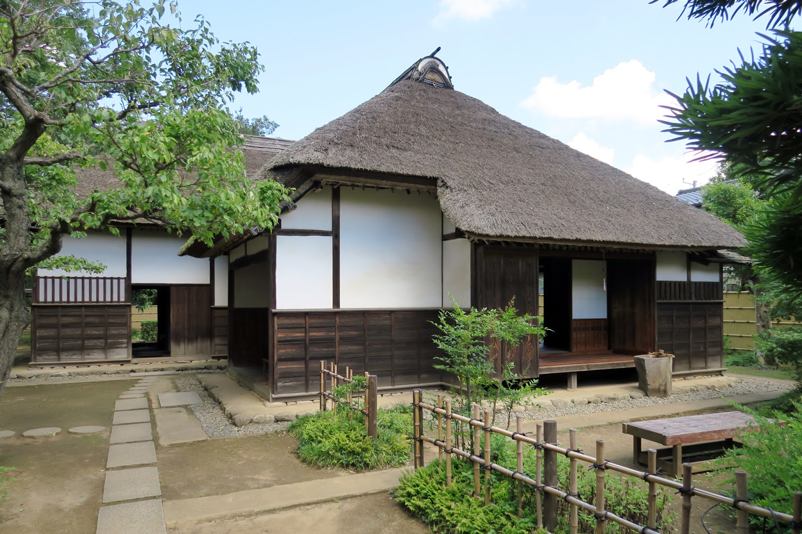 kurumiyama's blog: 我們參觀了佐倉武家屋敷、這個江戸時代的武士房子被很好保存