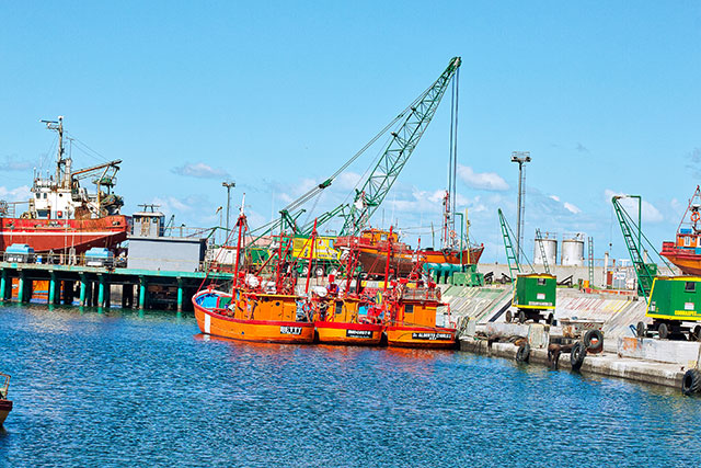 Lanchas pesqueras ancladas en Puerto de Mar del Plata