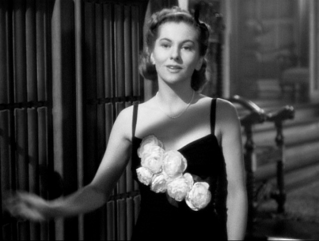 Rebeca, el origen del nombre de esta prenda de vestir El armario de