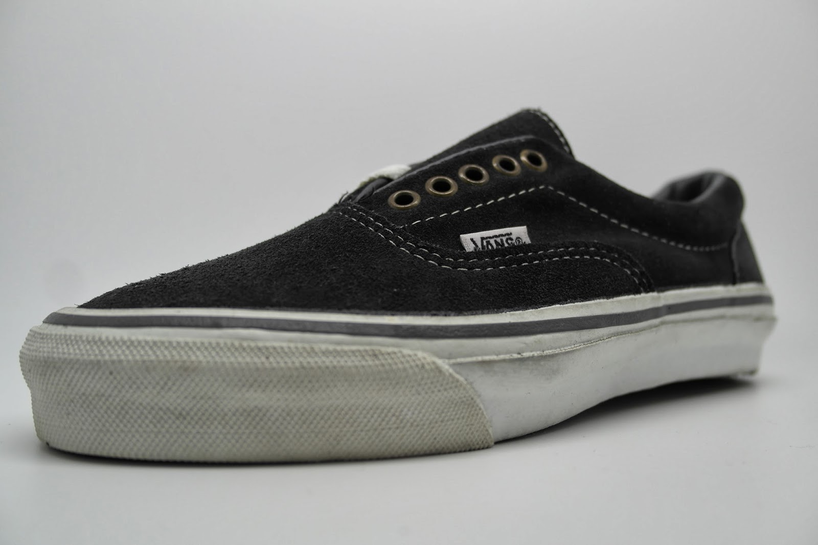 theothersideofthepillow: vintage VANS style #95 ERA charcoal suede MADE