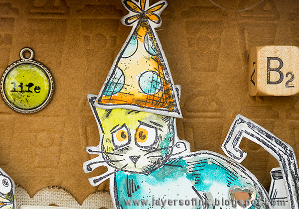 Layers of ink - Crazy Friends Shadowbox Tutorial by Anna-Karin, with products by Tim Holtz, Sizzix and Ranger, such as Bird Crazy and Crazy Cats.