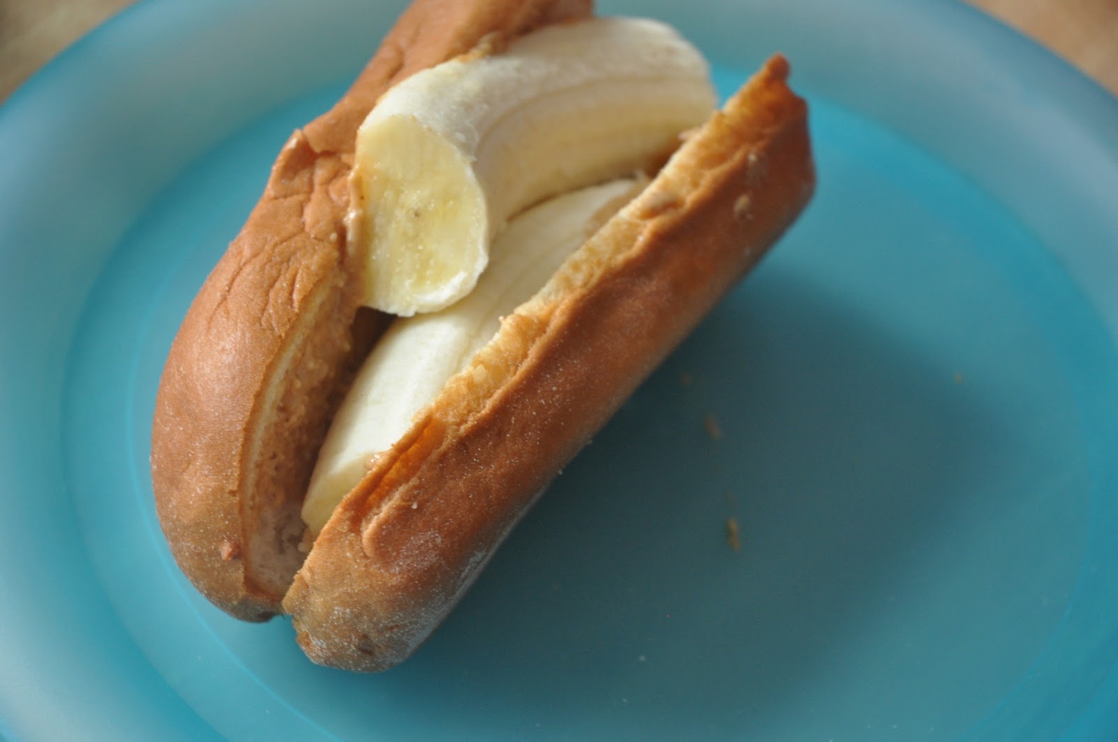 Randomosity PB & banana "hot dog"