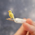 Artista cria miniaturas de animais em artesanato tão perfeitas que é impossível ver os detalhes a olho nu