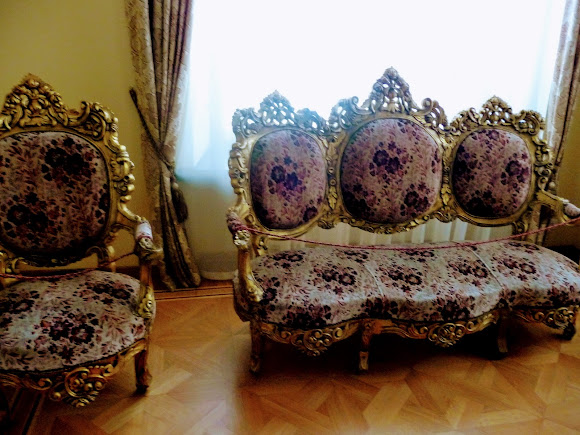 Батурин. Дворец Кирилла Разумовского. Мягкая мебель Батурин. Дворец Кирилла Разумовского. Мягкая мебель