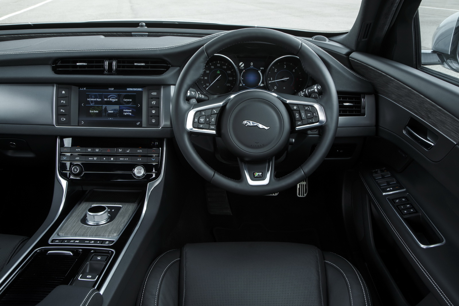 2015-JaguarXF-23.JPG