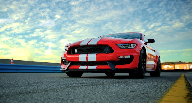 Mustang GT350 2016 Ford Mustang GT350 red white stripes