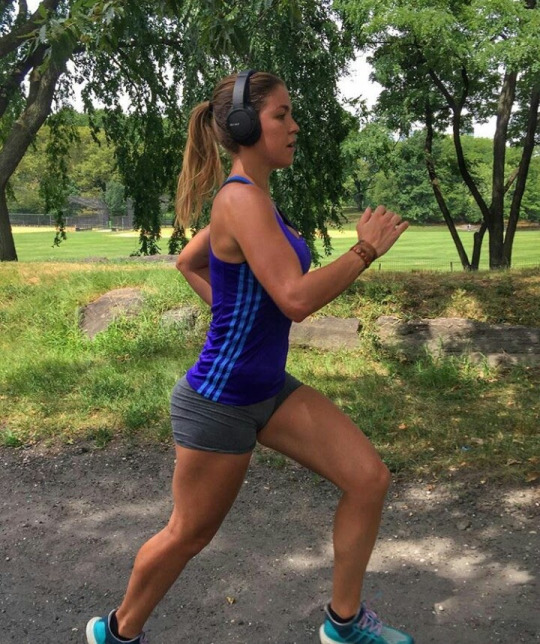 Her Calves Muscle Legs Runners Girls with Athletic Muscular Calves