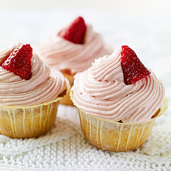 Strawberries and cream cupcake recipe Penny Smith's World