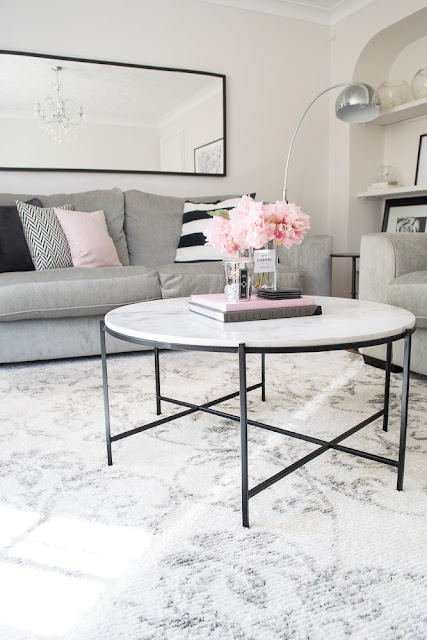 monochrome styling in this beautiful living room
