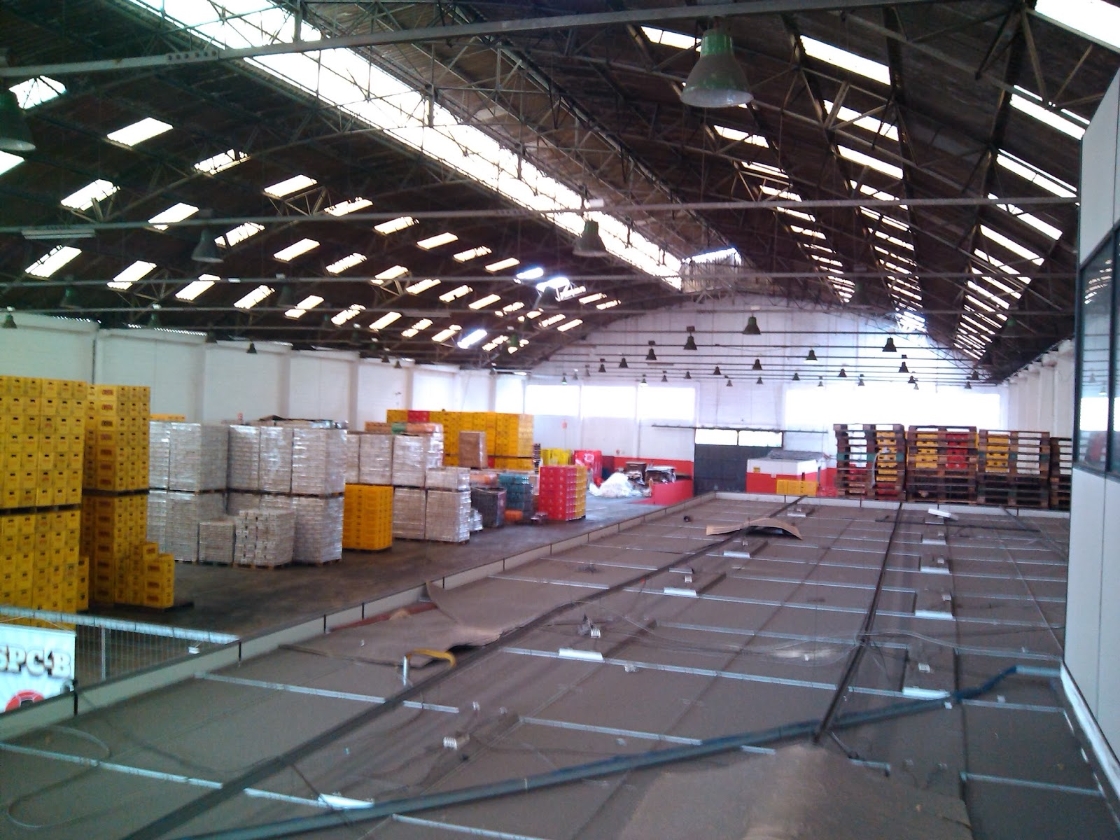 ALUGUEL GALPÃO INDUSTRIAL 2600 m² SÃO CAETANO DO SUL R 49.000,00 ALUGUEL GALPÃO INDUSTRIAL 2600 m² SÃO CAETANO DO SUL R 49.000,00