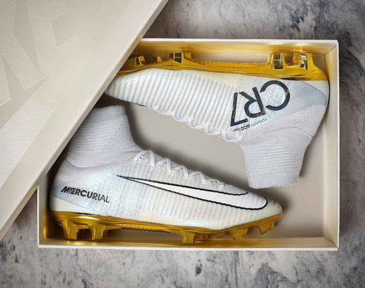 Too Early And Already Sold Out?! Nike Mess Up Release of Nike Mercurial CR7 Vitórias Ballon Boots - Footy