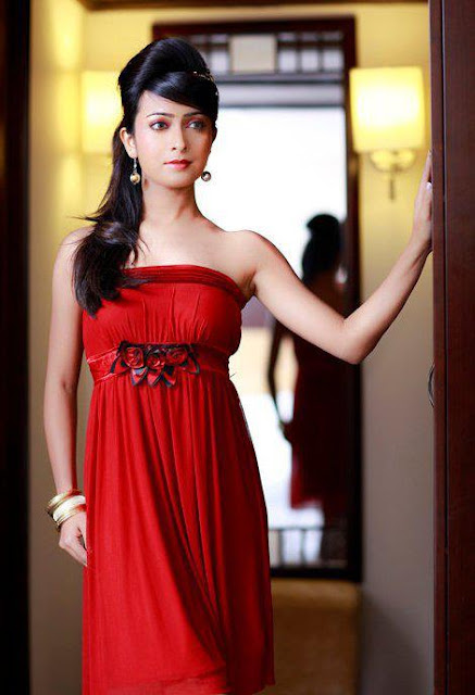 437px x 640px - Kannada actress Radhika Pandit (à²°à²¾à²§à²¿à²•à²¾ à²ªà²‚à²¡à²¿à²¤à³) hot pics, Movies list |  Celebrity profiles