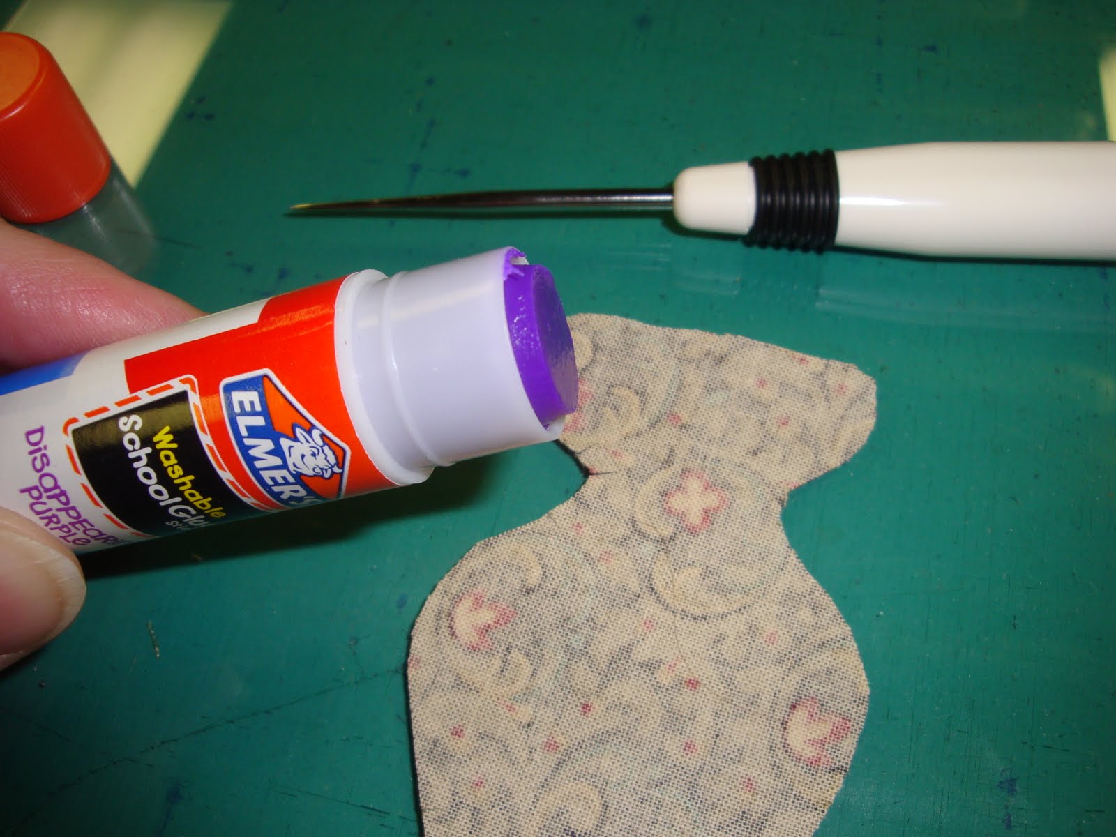 FABRIC THERAPY Glue stick applique, the tutorial PART ONE...