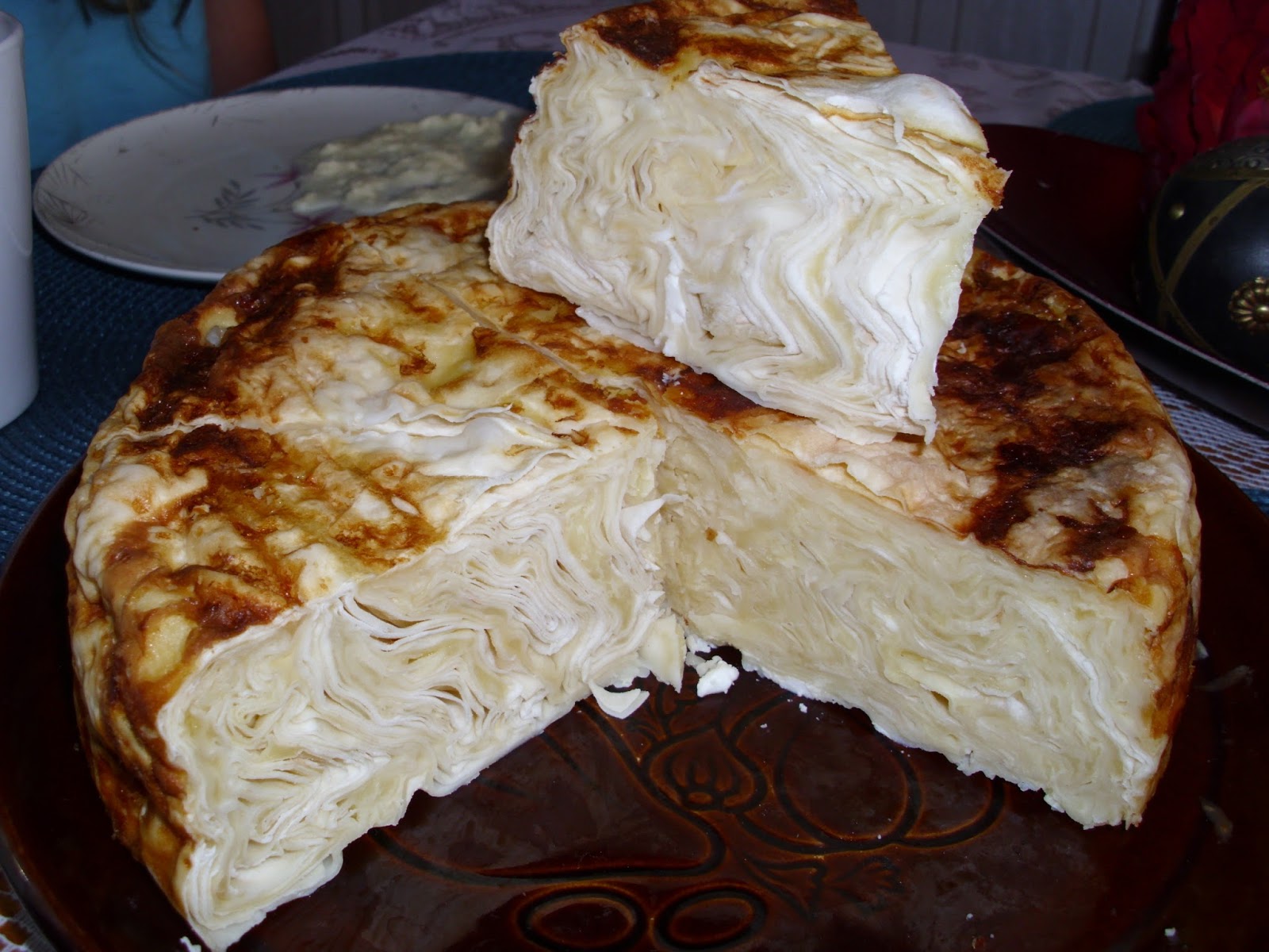 Пирог из лаваша с сыром в мультиварке