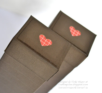 Heart decoration on box lid