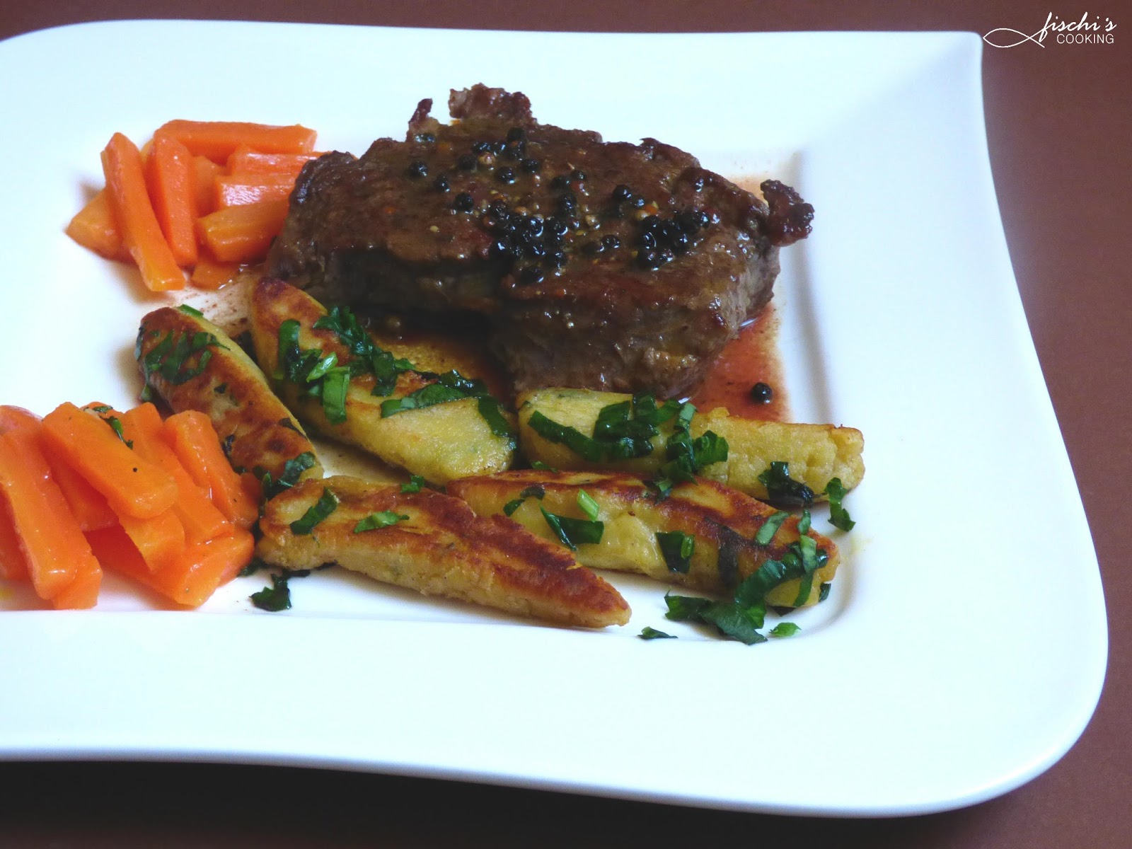 pfeffersteak mit bärlauch - schupfnudeln