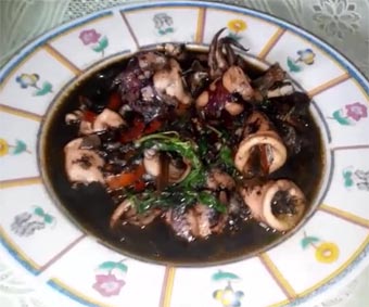 Cumi-Cumi Krengsengan Tomat Cumi-Cumi Krengsengan Tomat