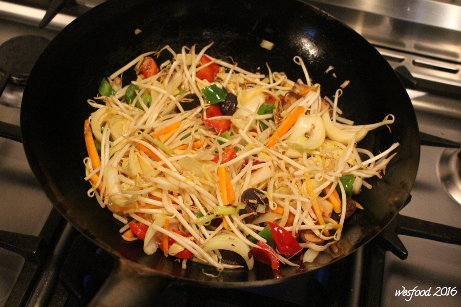 WesFood - Herr Westerhausen kocht ...: Schweinefleisch mit Gemüse und ...