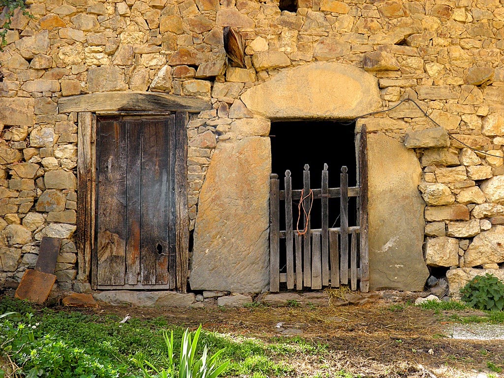 Gobezanes es una aldea de la parroquia de Bueres, en el concejo de Caso