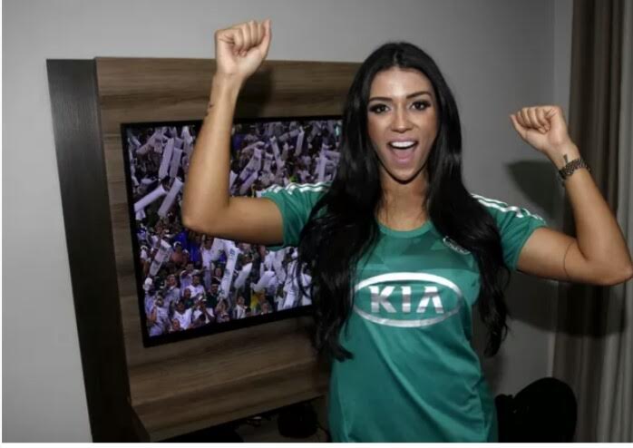 Brazilian Model Keeps To Her Promise To Strip If Brazilian Club Wins