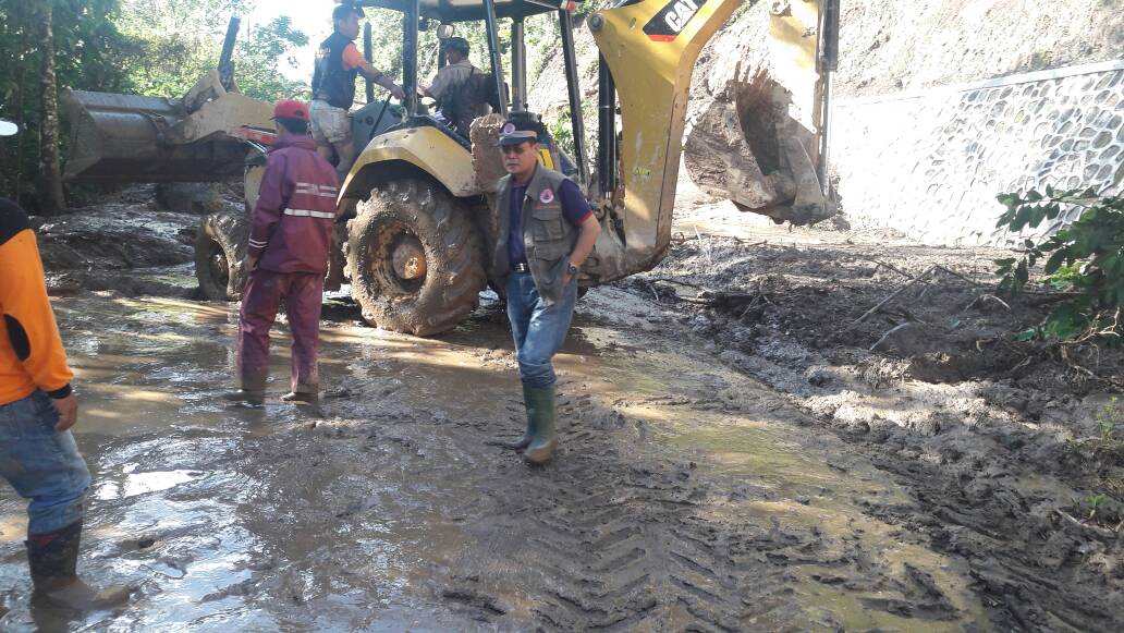 Pemprov Bengkulu Respon Cepat Musibah Longsor Lebong 1 Longsor%2BLebong