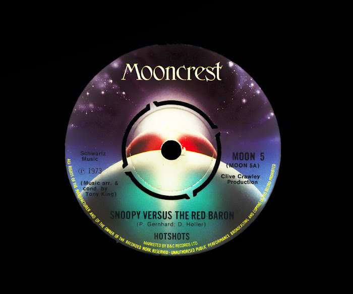Vinyl single Snoopy Versus The Red Baron by Hotshots, on the Mooncrest label, product code Moon 5