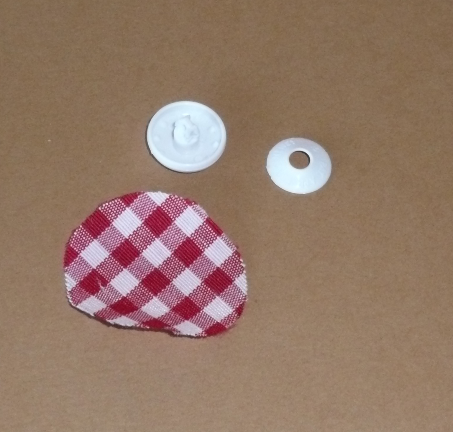 Sew far,sew good A bit of a cover up.. how to cover buttons