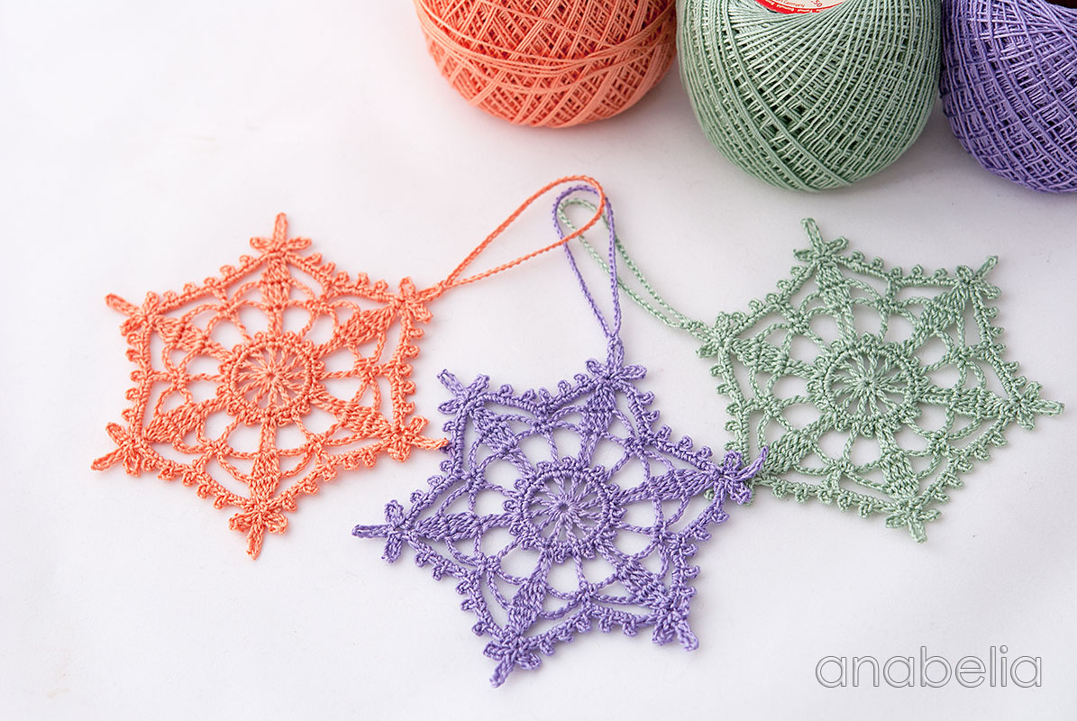 Shabby-chic crochet star ornaments by Anabelia