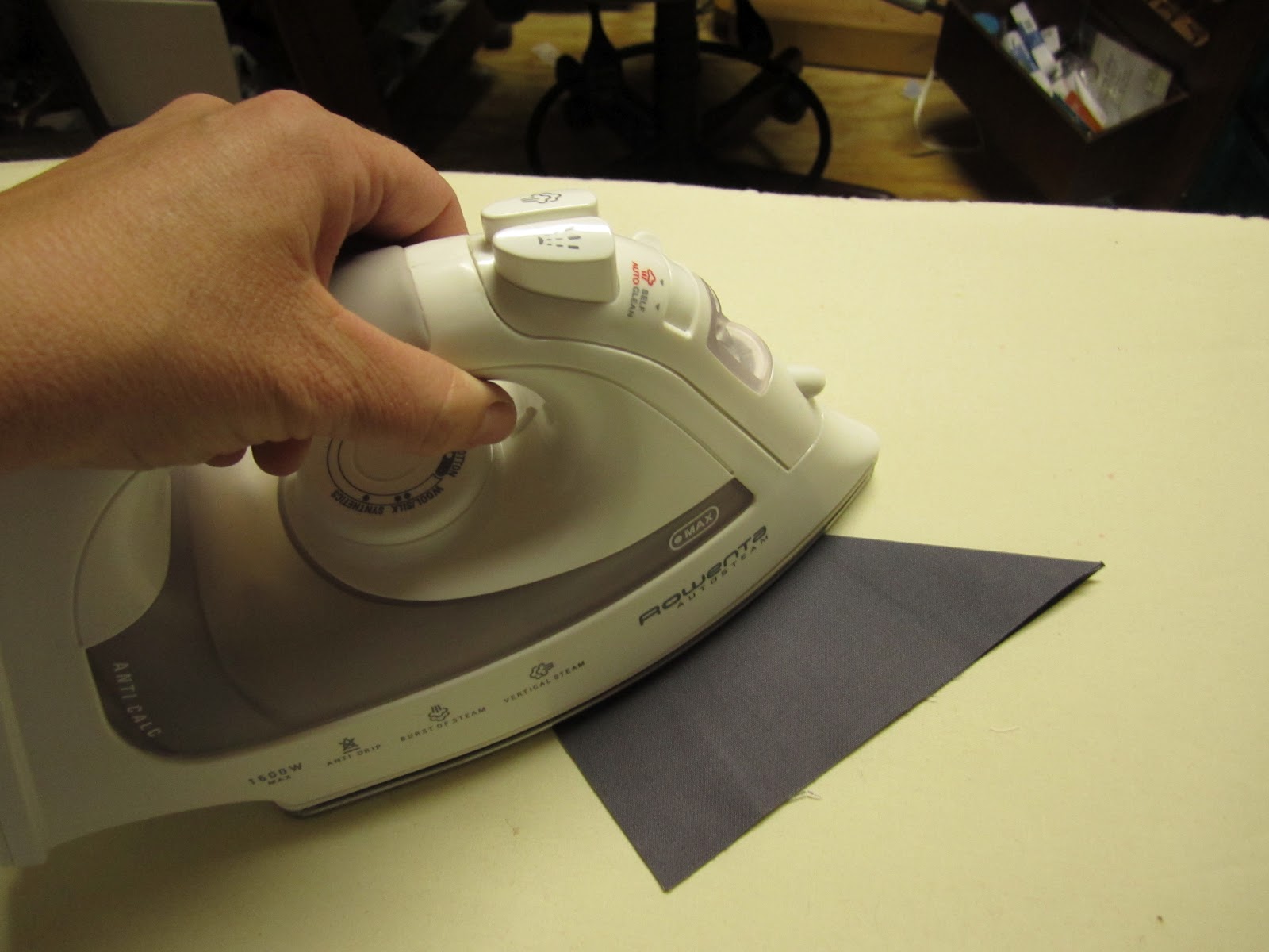 FRESH OFF THE SPOOL Corner Quilt Label Tutorial