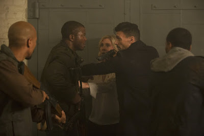 Frank Grillo, Edwin Hodge and Elizabeth Mitchell in The Purge: Election Year