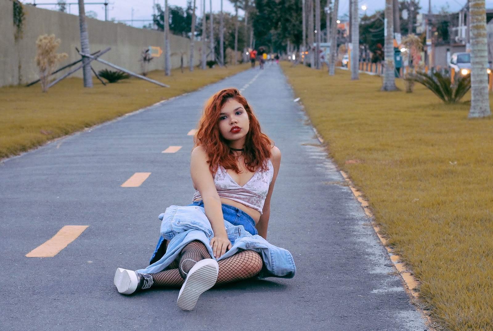 look anos 90, all jeans, jaqueta jeans, look saia jeans botão, look cropped veludo rosé, oxford taquilla, look meia arrastão, saia e meia arrastão, jeans com jeans, look ingrid gleize, shein, look da china look anos 90, all jeans, jaqueta jeans, look saia jeans botão, look cropped veludo rosé, oxford taquilla, look meia arrastão, saia e meia arrastão, jeans com jeans, look ingrid gleize, shein, look da china