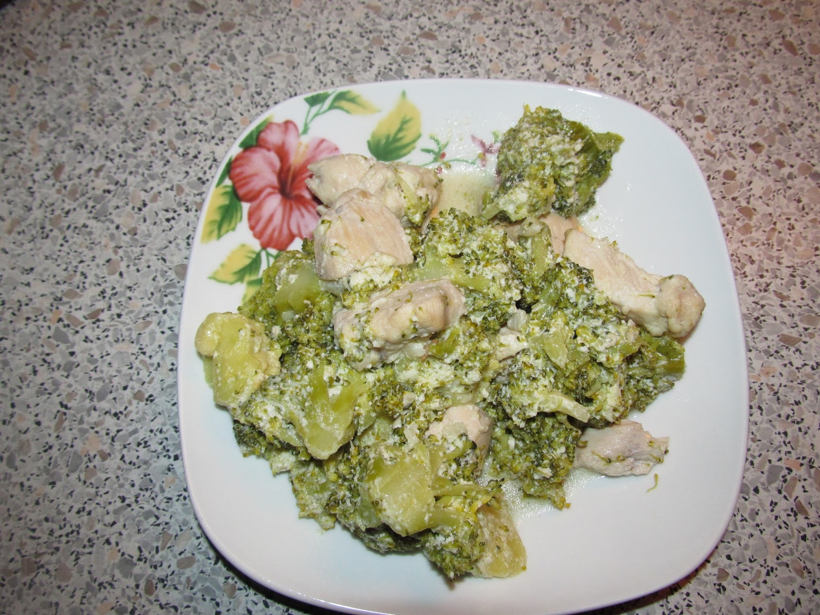 Retete culinare bebelusi, copii si parinti: Pui cu broccoli