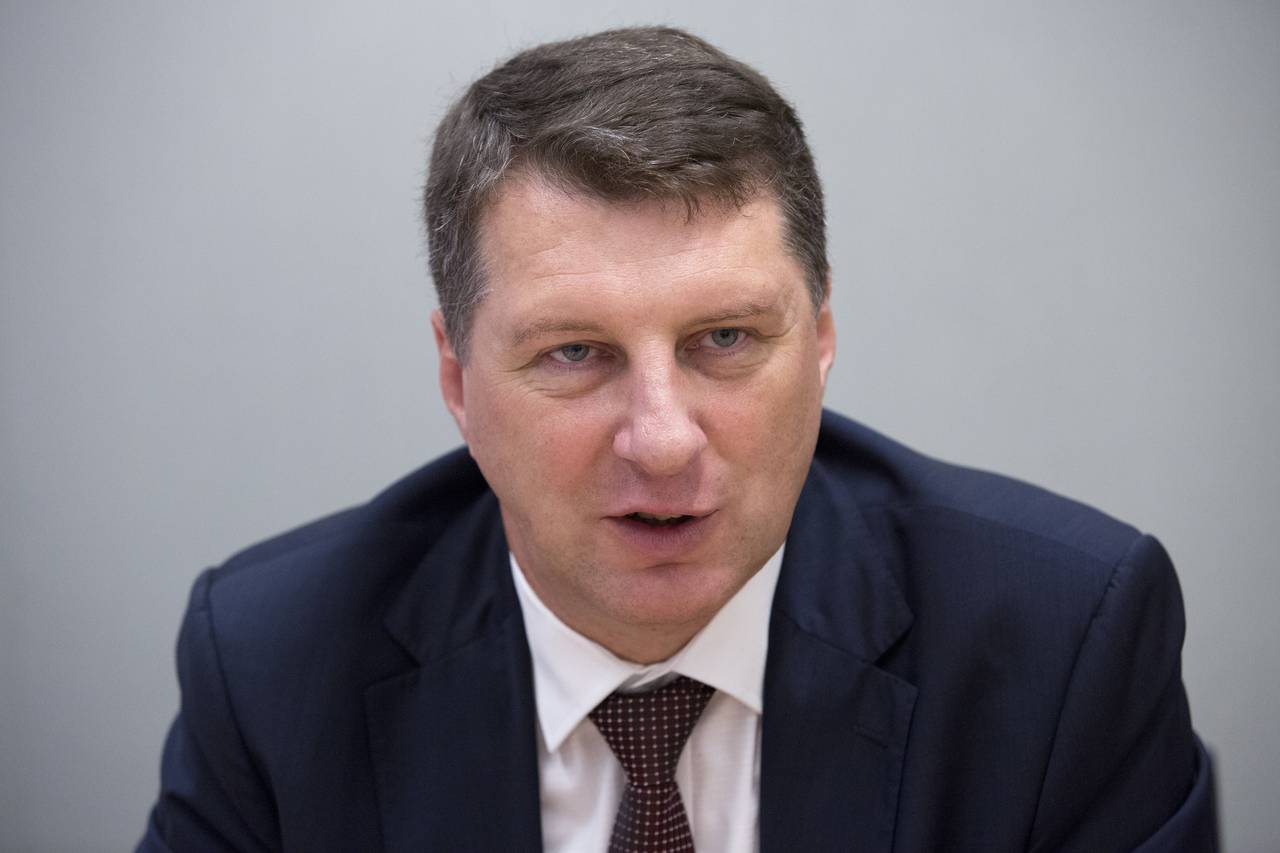Ukraine Leader Warns Of Russian 89
