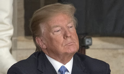 Donald Trump rotula a mídia corporativa como inimiga do povo, ao revelar os vencedores do Fake News Awards Donald Trump rotula a mídia corporativa como inimiga do povo, ao revelar os vencedores do Fake News Awards