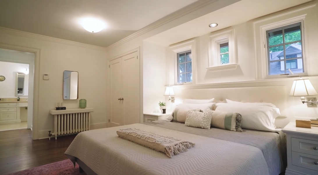 26 Interior Design Photos vs. 44 Old Bridle Path, Toronto Luxury Home Tour