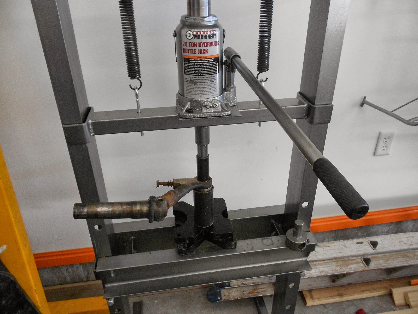 The Bug Boys Installing ball joints and raised spindles in the bug.