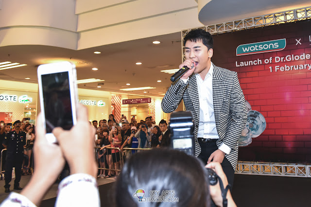 Seungri Bigbang in Malaysia Meet Greet Dr. Gloderm Watsons Photo @ 1Utama Shopping Mall #SEUNGIINMY